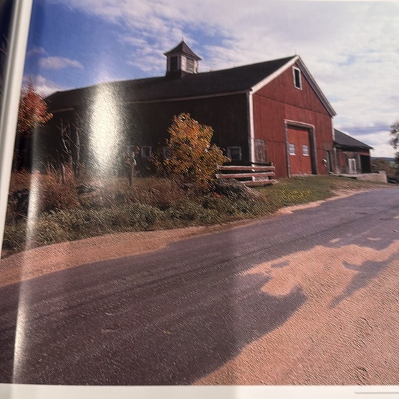 The American Barn by Randy Leffingwell hardback book - Picture 5 of 10